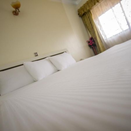 Alfa Hotel Munyonyo Kampala Kültér fotó